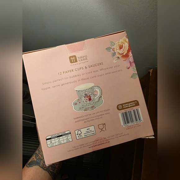 Alice in Wonderland Paper Cups & Saucers Tea Party Set (12pc, NEW) - Picture 2 of 2